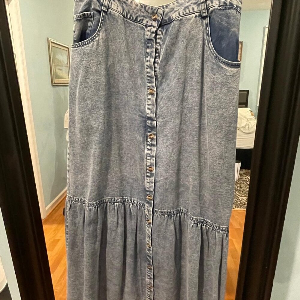 Maxi denim skirt